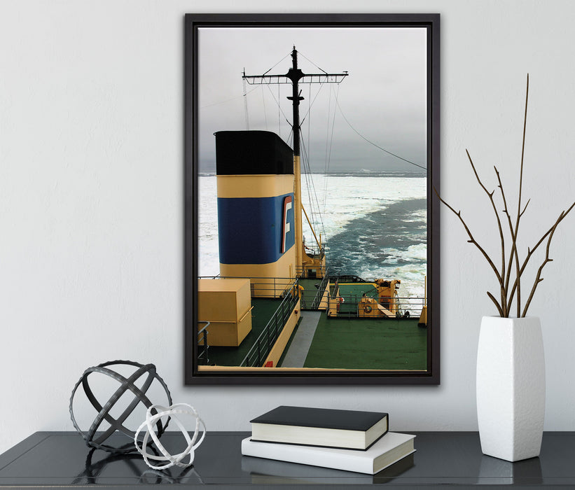 riesiges Schiff in Eisdecke auf Leinwandbild gerahmt mit Kirschblüten