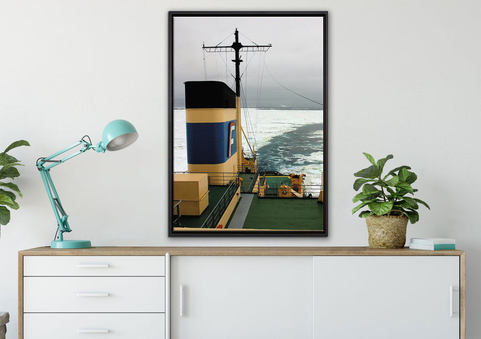 riesiges Schiff in Eisdecke auf Leinwandbild gerahmt verschiedene Größen im Wohnzimmer