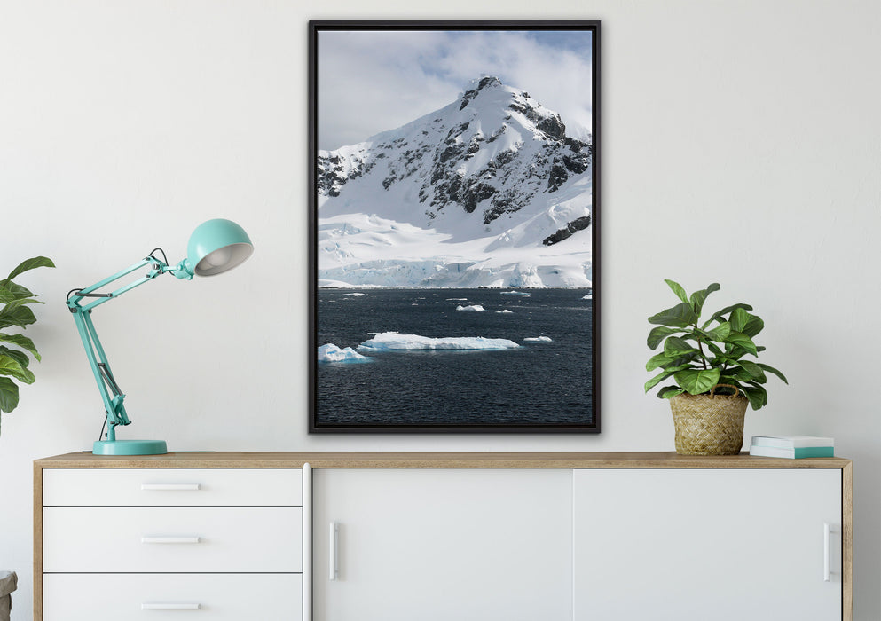 schneebedeckte Bergspitze auf Leinwandbild gerahmt verschiedene Größen im Wohnzimmer