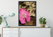 rosafarbene Blüte auf Leinwandbild gerahmt verschiedene Größen im Wohnzimmer
