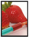 Erdbeeren mit Lebensmittelfarbe auf Leinwandbild gerahmt Größe 80x60