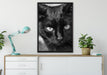 schwarze Katze auf Leinwandbild gerahmt verschiedene Größen im Wohnzimmer