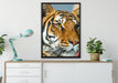 schöner Tiger auf Leinwandbild gerahmt verschiedene Größen im Wohnzimmer
