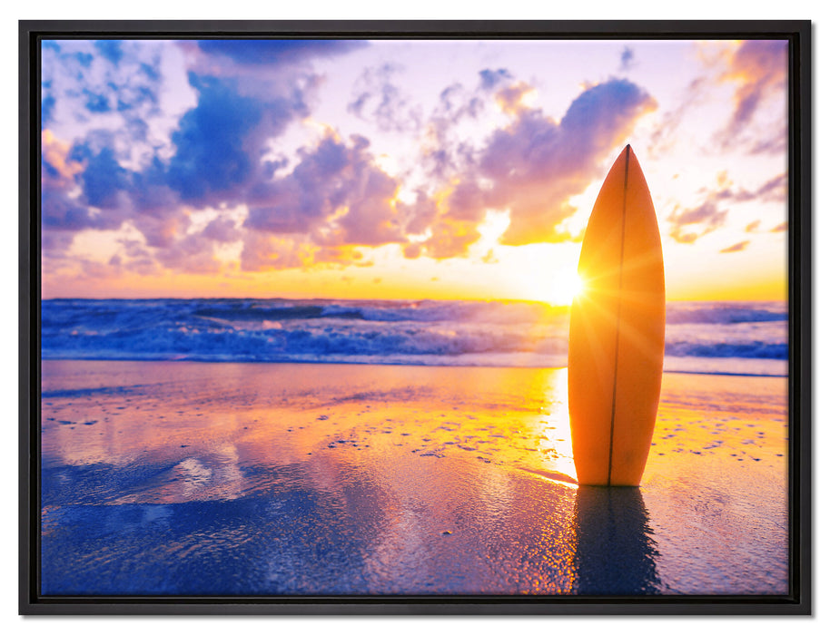 Surfbrett am Strand auf Leinwandbild gerahmt Größe 80x60