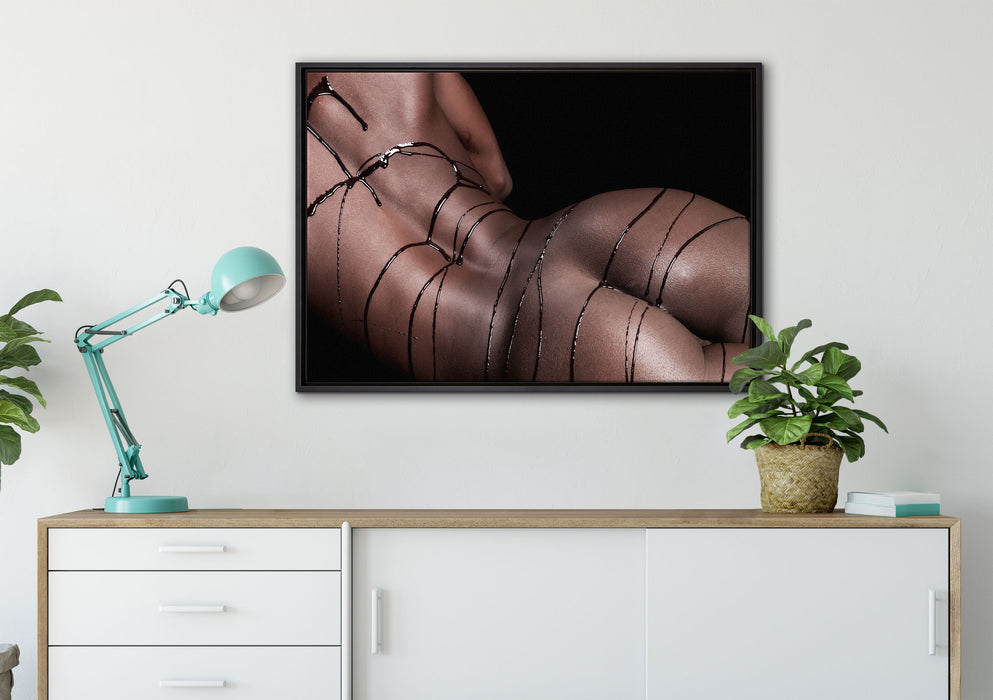 Nackte Frau mit Schokolade auf Leinwandbild gerahmt verschiedene Größen im Wohnzimmer