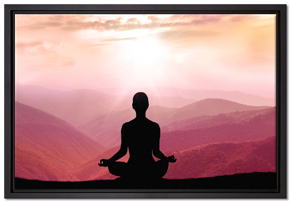 Meditierender Mensch in den Bergen auf Leinwandbild gerahmt Größe 60x40