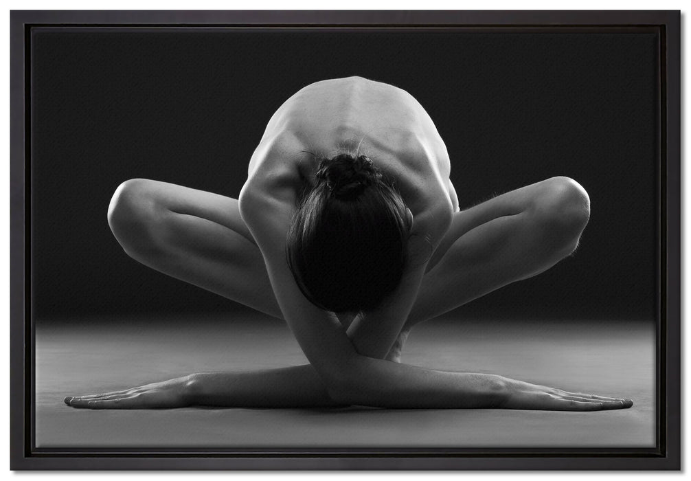 Nackte Frau in besonderer Yogapose auf Leinwandbild gerahmt Größe 60x40