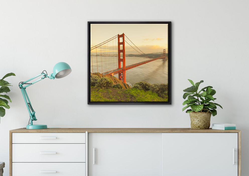 Prächtige Golden Gate Bridge auf Leinwandbild gerahmt Quadratisch verschiedene Größen im Wohnzimmer