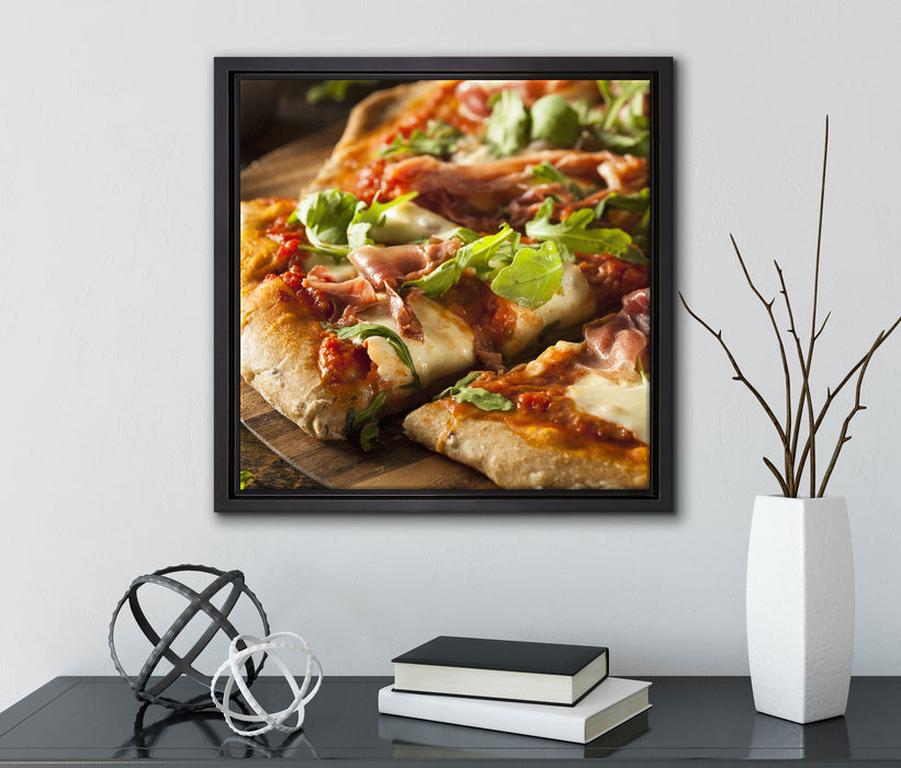 Köstliche italienische Pizza  auf Leinwandbild Quadratisch gerahmt mit Kirschblüten