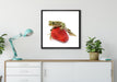 Kleiner Frosch sitzt auf Erdbeere auf Leinwandbild gerahmt Quadratisch verschiedene Größen im Wohnzimmer