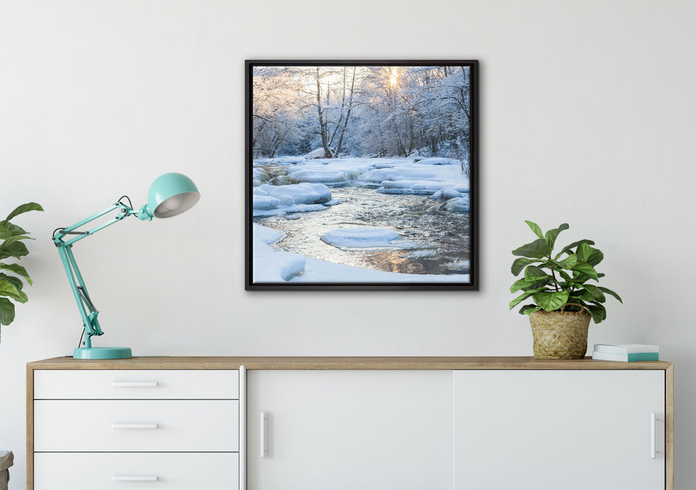 Bach in Winterlandschaft auf Leinwandbild gerahmt Quadratisch verschiedene Größen im Wohnzimmer