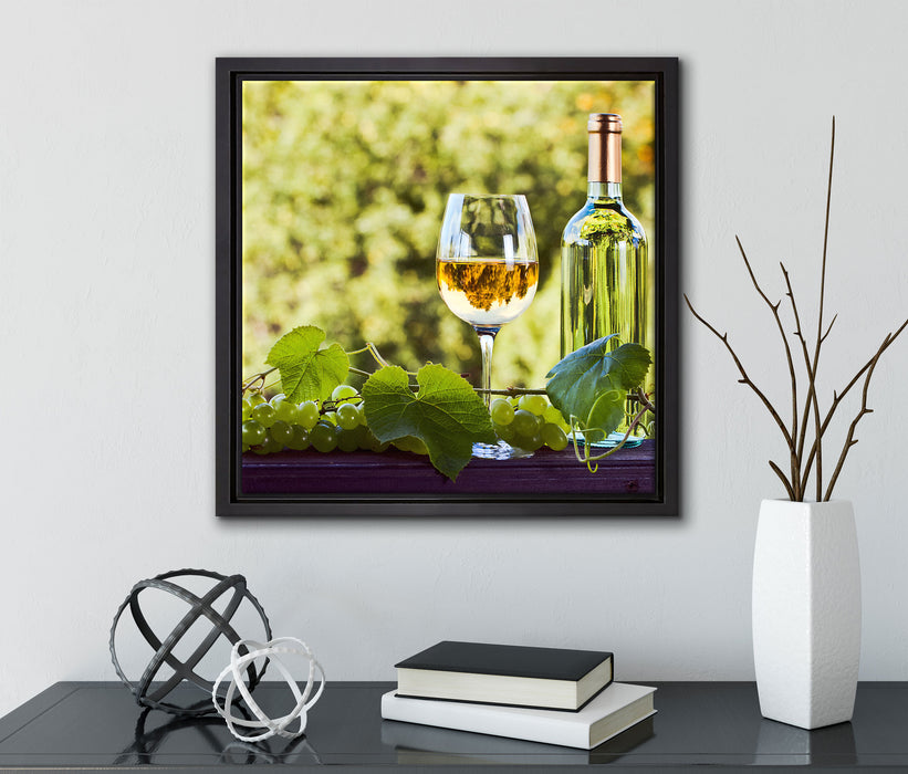 Wein und Weintrauben  auf Leinwandbild Quadratisch gerahmt mit Kirschblüten