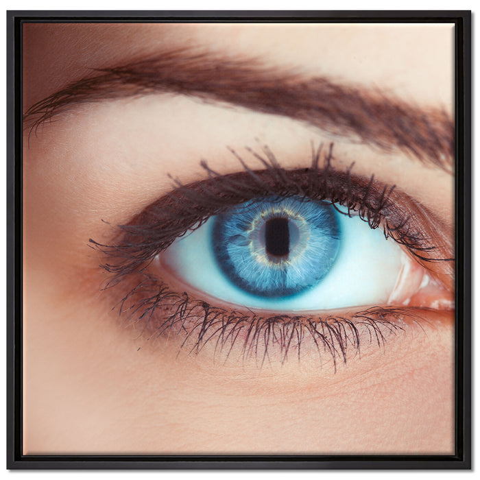 Auge einer Frau auf Leinwandbild Quadratisch gerahmt Größe 70x70
