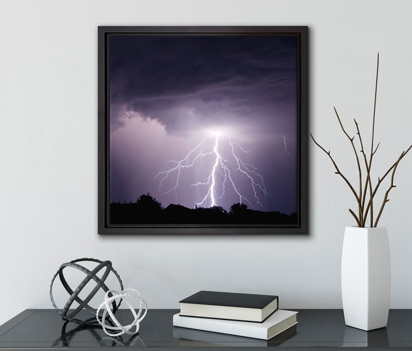 Einschlagender Blitz schwarz weiß  auf Leinwandbild Quadratisch gerahmt mit Kirschblüten