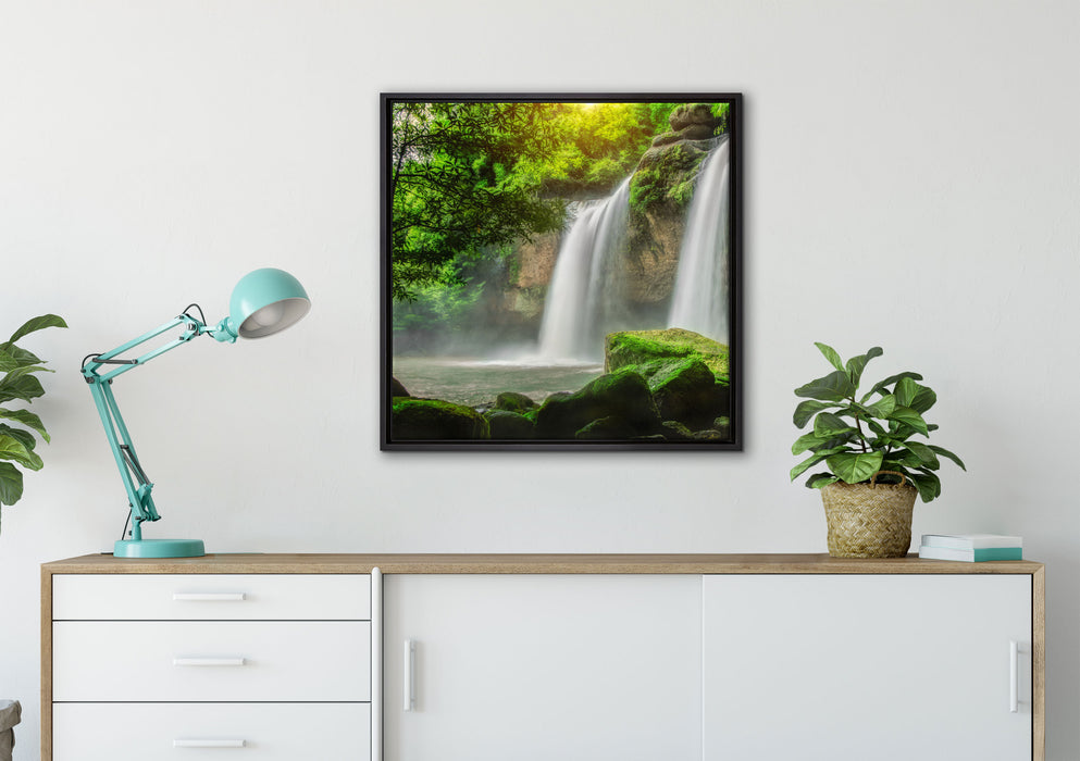 Wasserfall auf Leinwandbild gerahmt Quadratisch verschiedene Größen im Wohnzimmer
