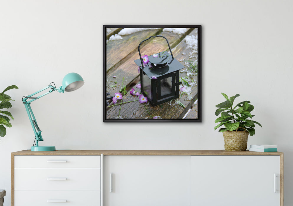 Laterne im Regen auf Leinwandbild gerahmt Quadratisch verschiedene Größen im Wohnzimmer