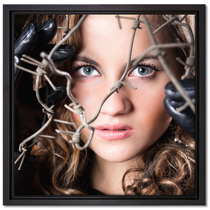 Sexy girl Stacheldraht auf Leinwandbild Quadratisch gerahmt Größe 40x40