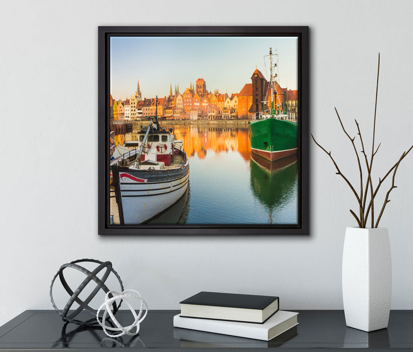 Hafen in der Dämmerung  auf Leinwandbild Quadratisch gerahmt mit Kirschblüten