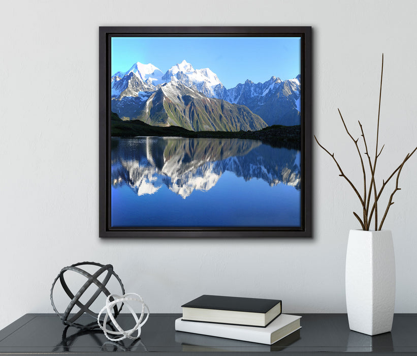 Berge am See  auf Leinwandbild Quadratisch gerahmt mit Kirschblüten