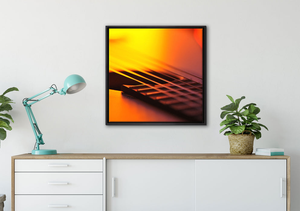 Gitarrensaiten auf Leinwandbild gerahmt Quadratisch verschiedene Größen im Wohnzimmer