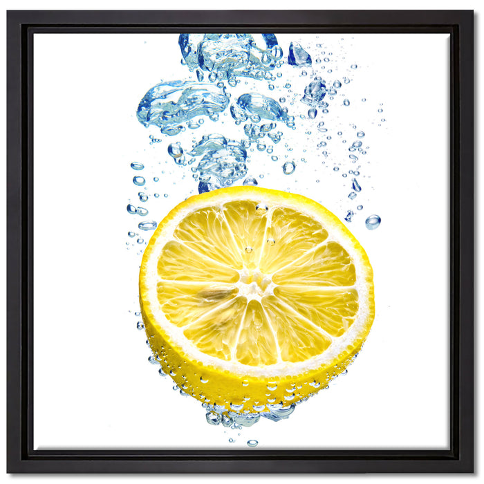 Zitrone im Wasserregen auf Leinwandbild Quadratisch gerahmt Größe 40x40