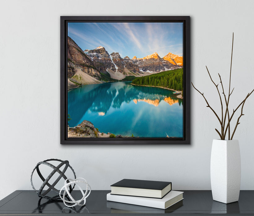 Bergsee  auf Leinwandbild Quadratisch gerahmt mit Kirschblüten