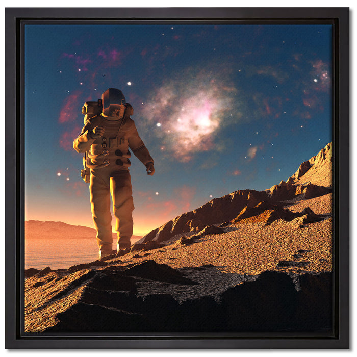 Astronaut klettert auf den Mond auf Leinwandbild Quadratisch gerahmt Größe 40x40