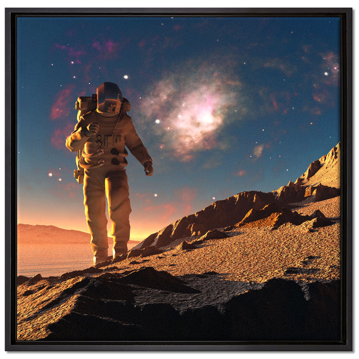 Astronaut klettert auf den Mond auf Leinwandbild Quadratisch gerahmt Größe 70x70