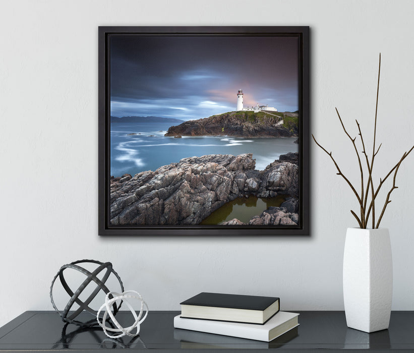 Leuchtturm im Meer  auf Leinwandbild Quadratisch gerahmt mit Kirschblüten