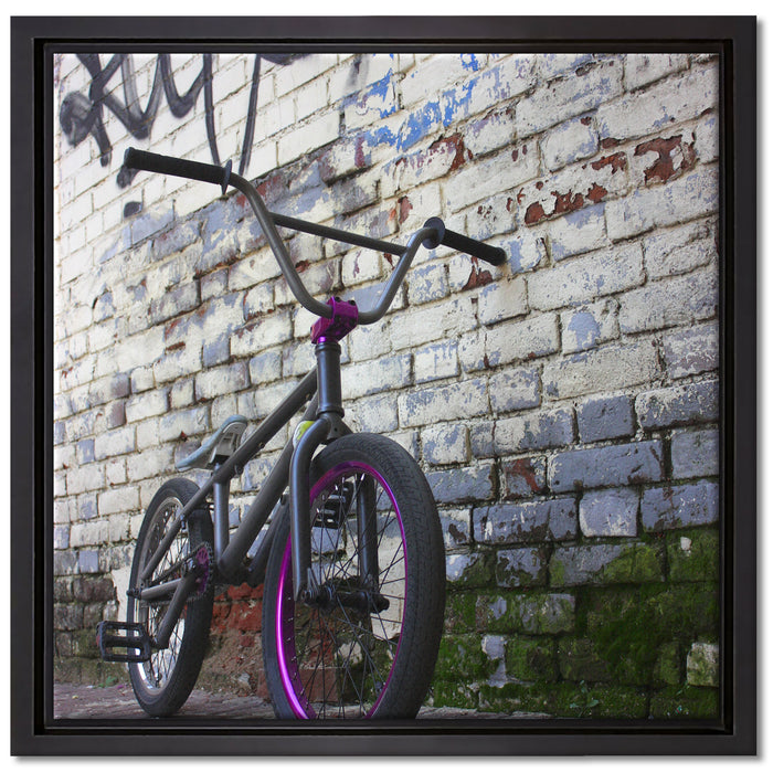 Fahrrad vor Graffitiwand auf Leinwandbild Quadratisch gerahmt Größe 40x40