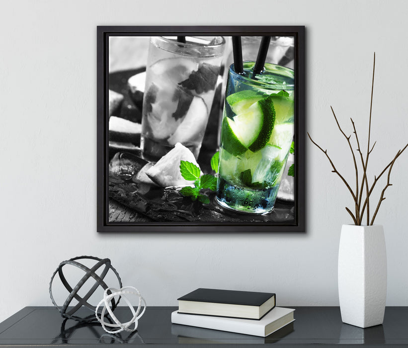 Caipirinhacocktails auf Tablett  auf Leinwandbild Quadratisch gerahmt mit Kirschblüten