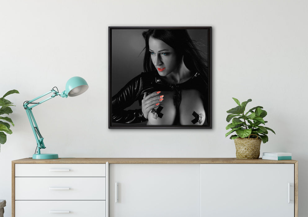 schwarzhaarige sexy Frau auf Leinwandbild gerahmt Quadratisch verschiedene Größen im Wohnzimmer