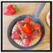 Süße Erdbeertörtchen auf Leinwandbild Quadratisch gerahmt Größe 70x70