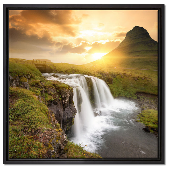Wasserfall bei Sonnenuntergang auf Leinwandbild Quadratisch gerahmt Größe 60x60