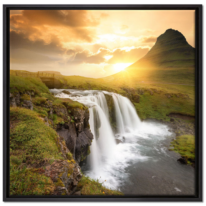 Wasserfall bei Sonnenuntergang auf Leinwandbild Quadratisch gerahmt Größe 70x70