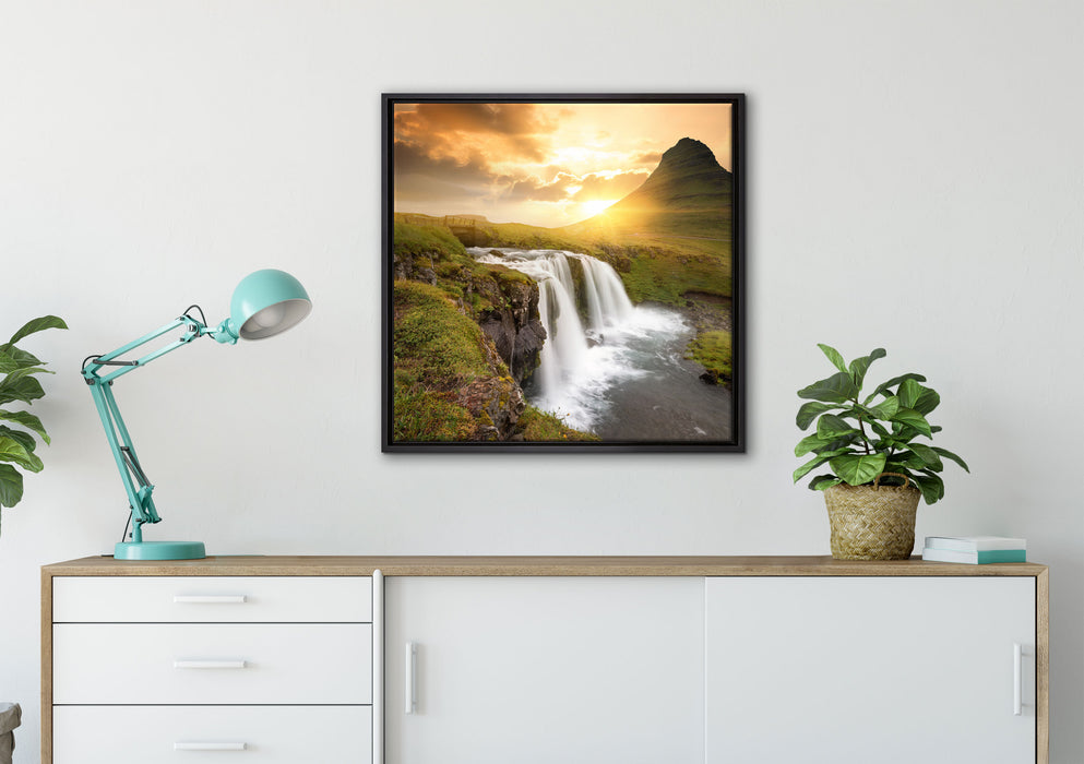 Wasserfall bei Sonnenuntergang auf Leinwandbild gerahmt Quadratisch verschiedene Größen im Wohnzimmer
