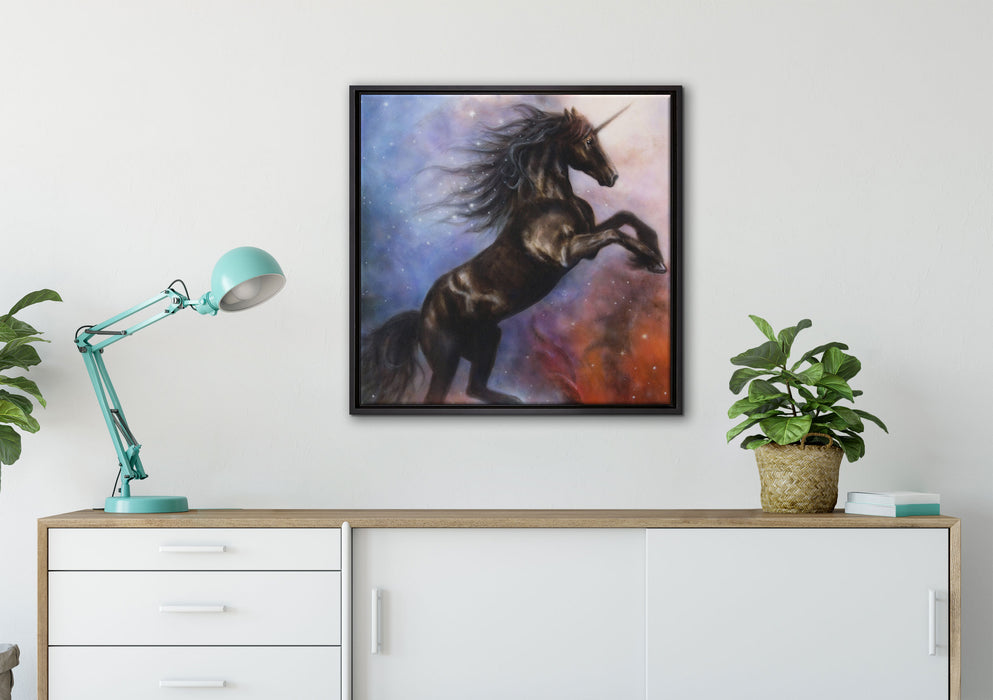 Traumhaftes schwarzes Einhorn auf Leinwandbild gerahmt Quadratisch verschiedene Größen im Wohnzimmer