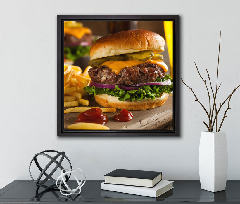 Saftiger Chili Cheese Burger  auf Leinwandbild Quadratisch gerahmt mit Kirschblüten