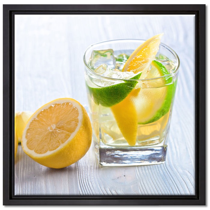 Gin Tonic Shot mit Zitronen auf Leinwandbild Quadratisch gerahmt Größe 40x40