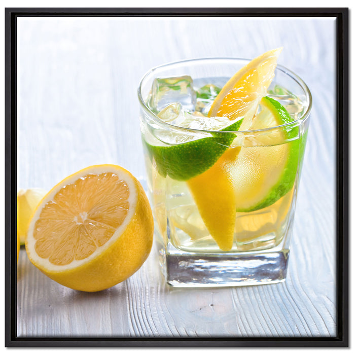 Gin Tonic Shot mit Zitronen auf Leinwandbild Quadratisch gerahmt Größe 70x70