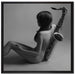 Attraktive Frau mit Saxophone auf Leinwandbild Quadratisch gerahmt Größe 70x70