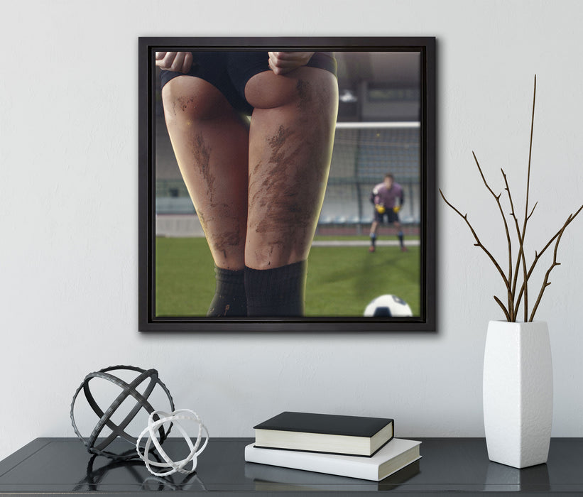 Frauenpo im Fußballtrikot  auf Leinwandbild Quadratisch gerahmt mit Kirschblüten