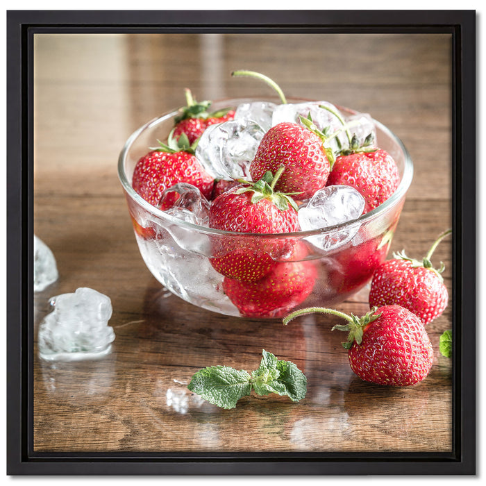 Erdbeeren in Eiswürfeln auf Leinwandbild Quadratisch gerahmt Größe 40x40