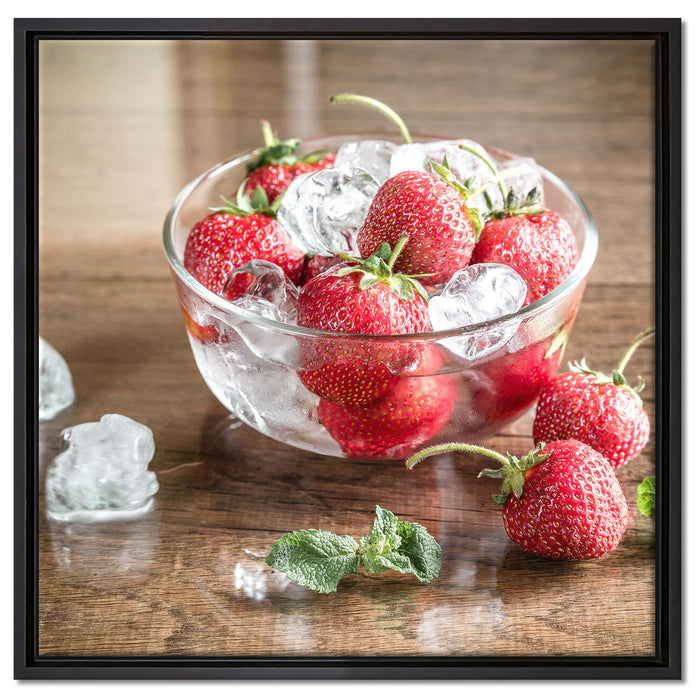 Erdbeeren in Eiswürfeln auf Leinwandbild Quadratisch gerahmt Größe 60x60