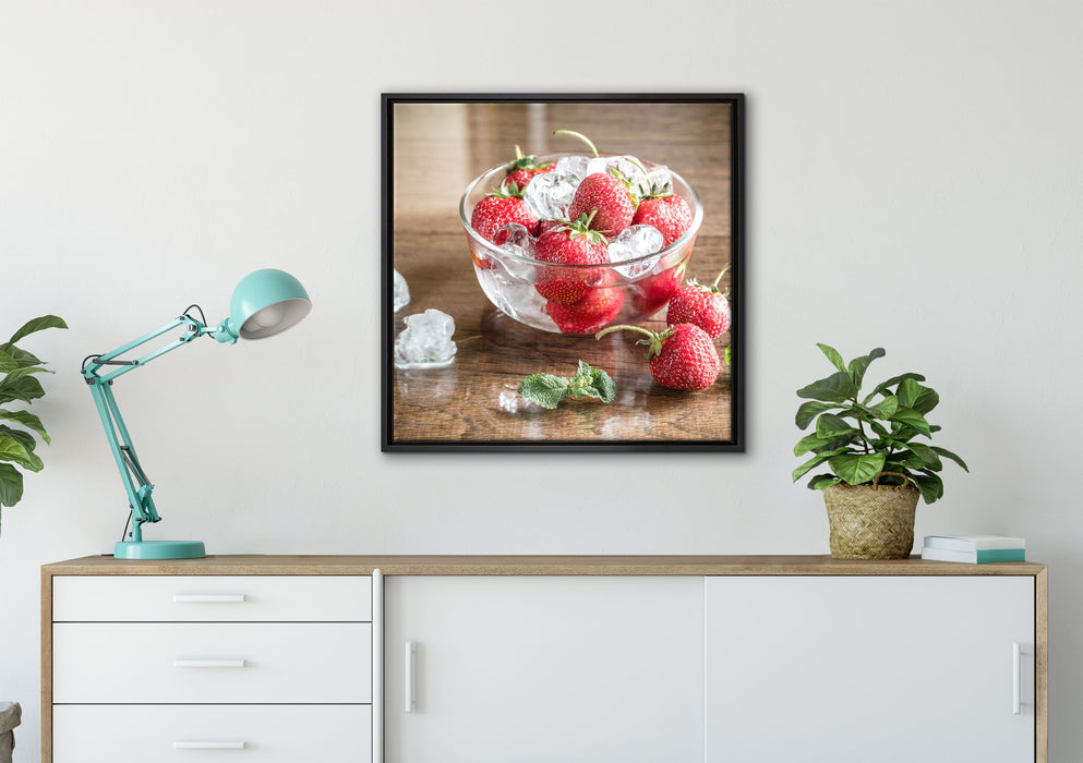 Erdbeeren in Eiswürfeln auf Leinwandbild gerahmt Quadratisch verschiedene Größen im Wohnzimmer