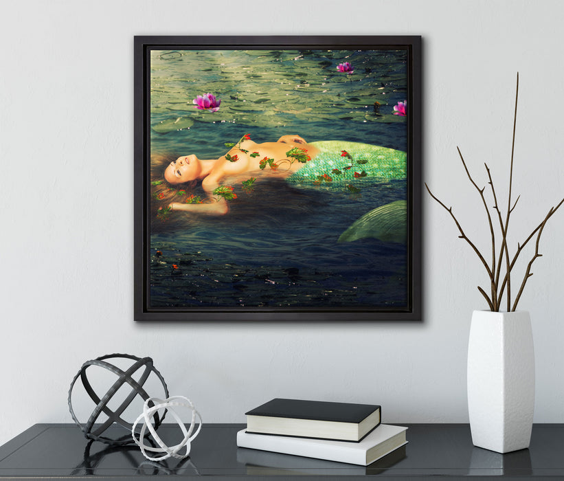 Meerjungfrau im Wasser liegend  auf Leinwandbild Quadratisch gerahmt mit Kirschblüten