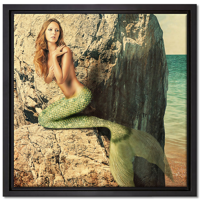 Meerjungfrau hinter Felsen auf Leinwandbild Quadratisch gerahmt Größe 40x40