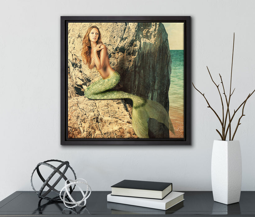Meerjungfrau hinter Felsen  auf Leinwandbild Quadratisch gerahmt mit Kirschblüten
