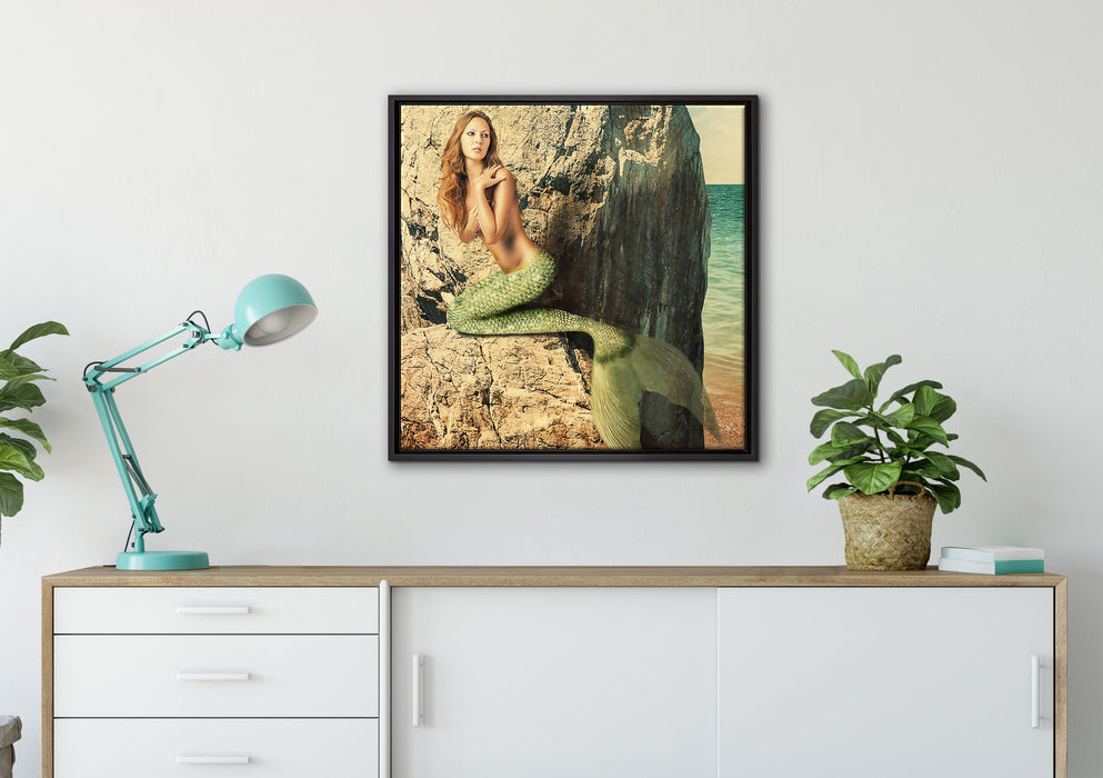 Meerjungfrau hinter Felsen auf Leinwandbild gerahmt Quadratisch verschiedene Größen im Wohnzimmer