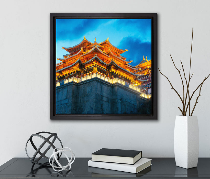 Leuchtender Tempel in China  auf Leinwandbild Quadratisch gerahmt mit Kirschblüten